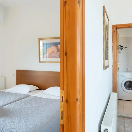 Elli's 2 Apartment